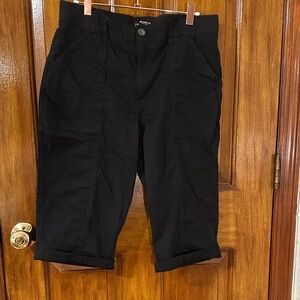 Lee Black Capris‎ for Women